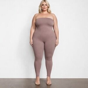 SKIMS All-In-One Strapless Jumpsuit Umber‎ 3X